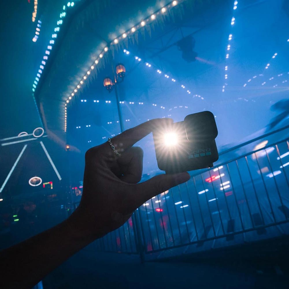 Fotocamera Hero illuminata