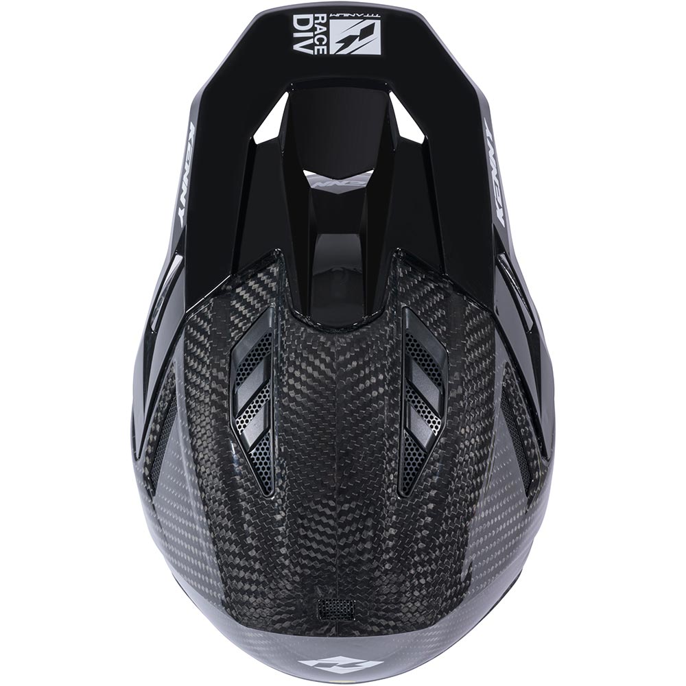 Casco in titanio e carbonio