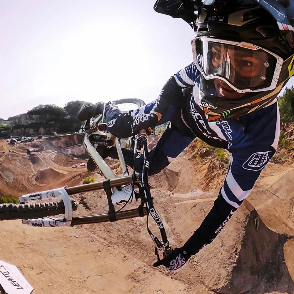 Supporti per casco anteriori e laterali