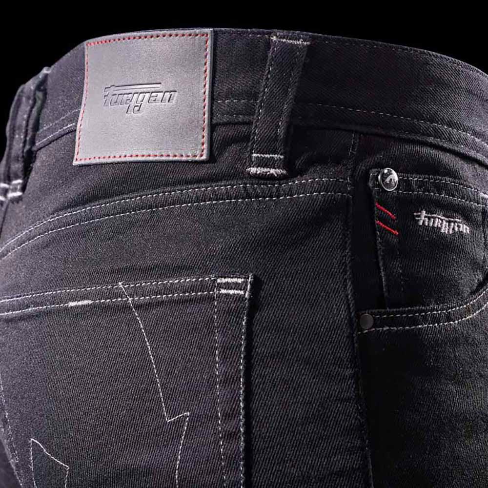 D03 Jeans affusolati L32