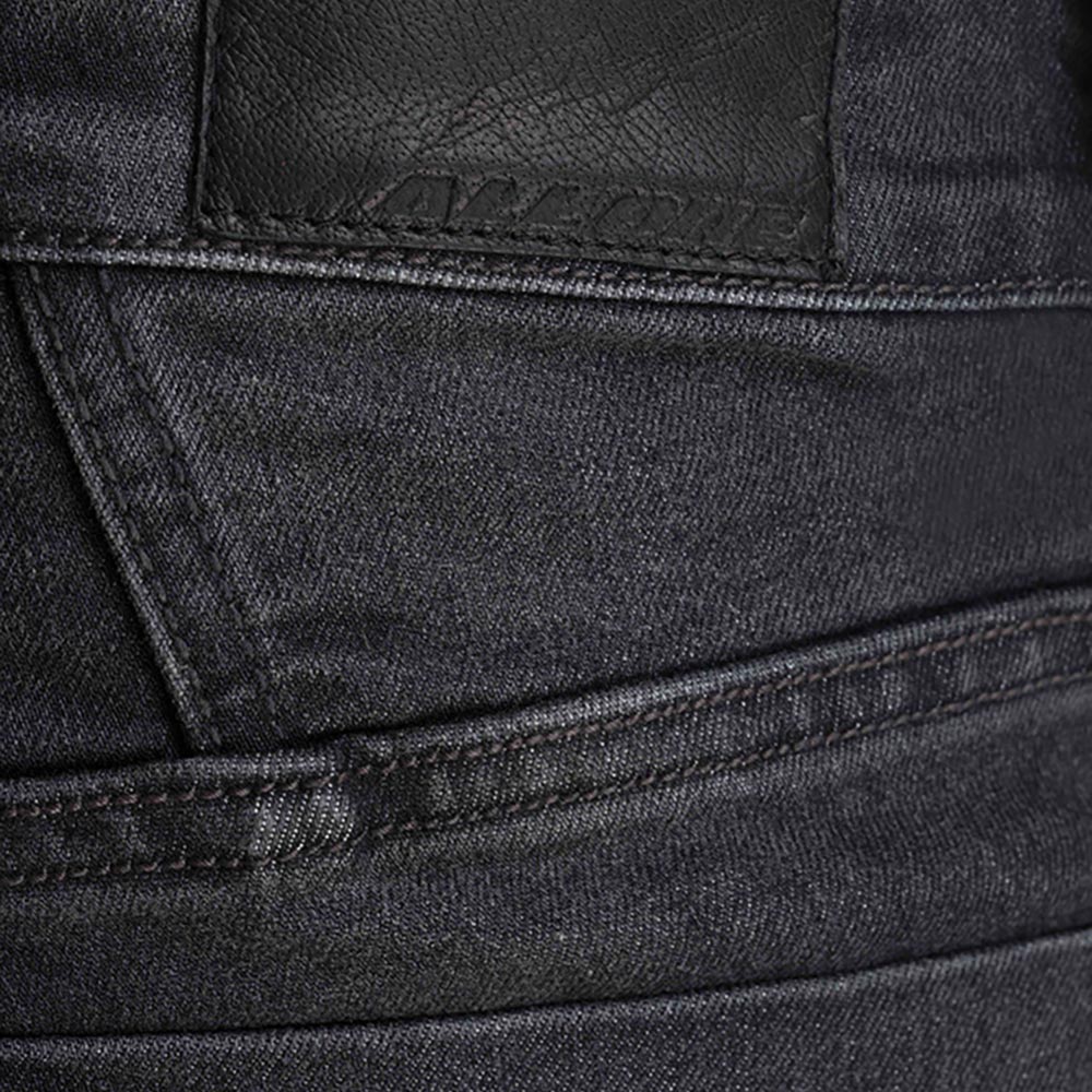 Jeans a benzina - Protezioni sottili