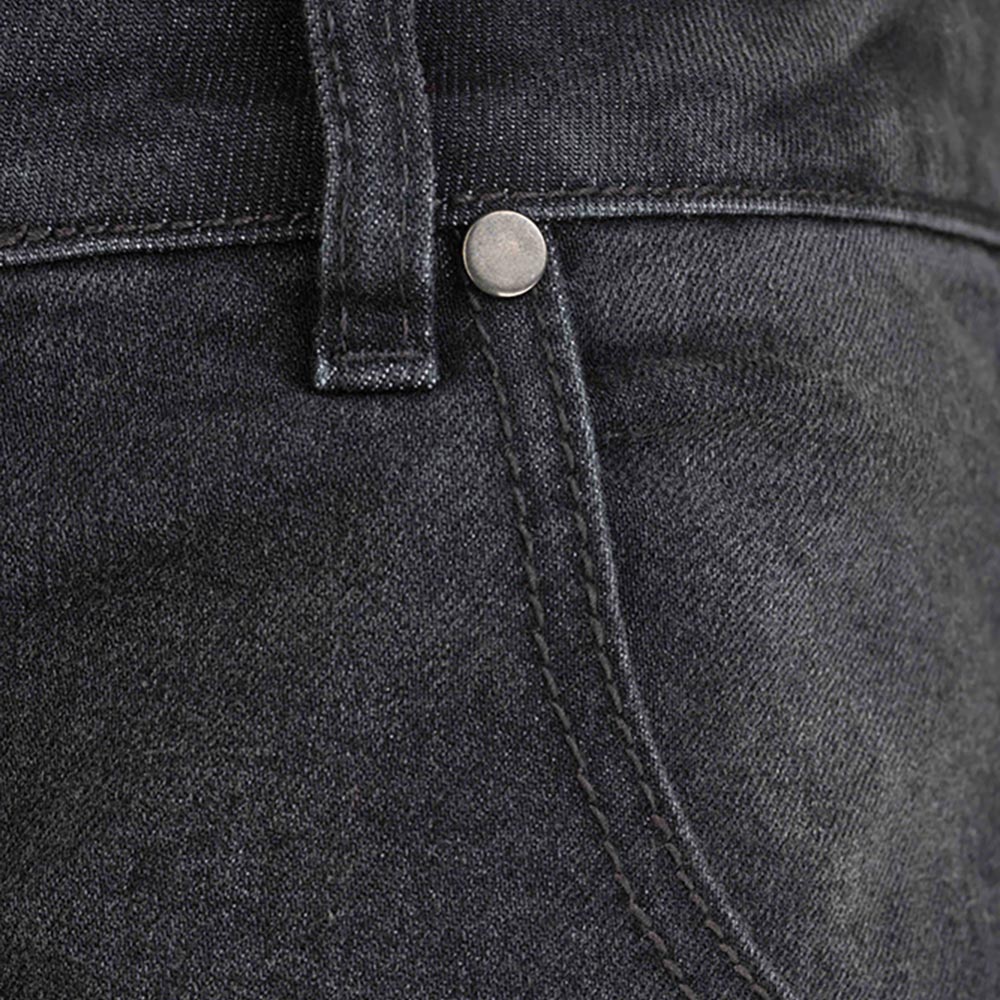 Jeans a benzina - Protezioni sottili