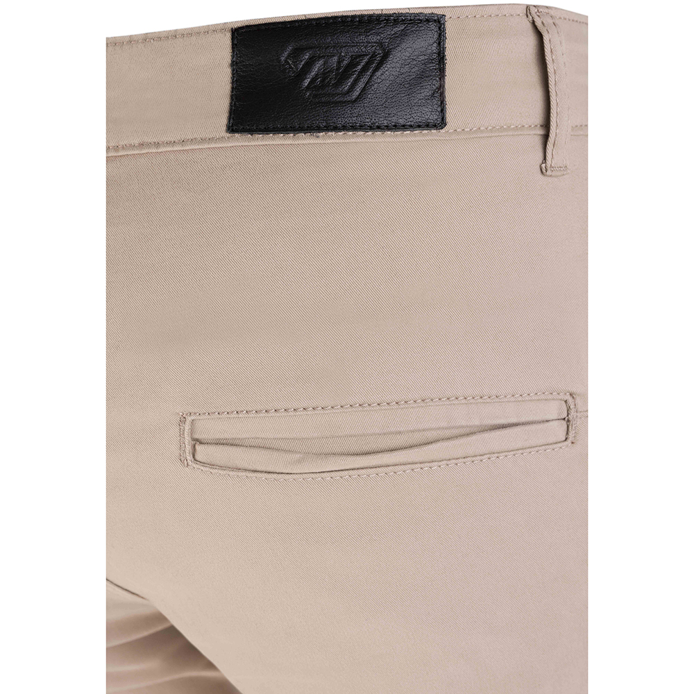 Pantaloni affusolati Chino