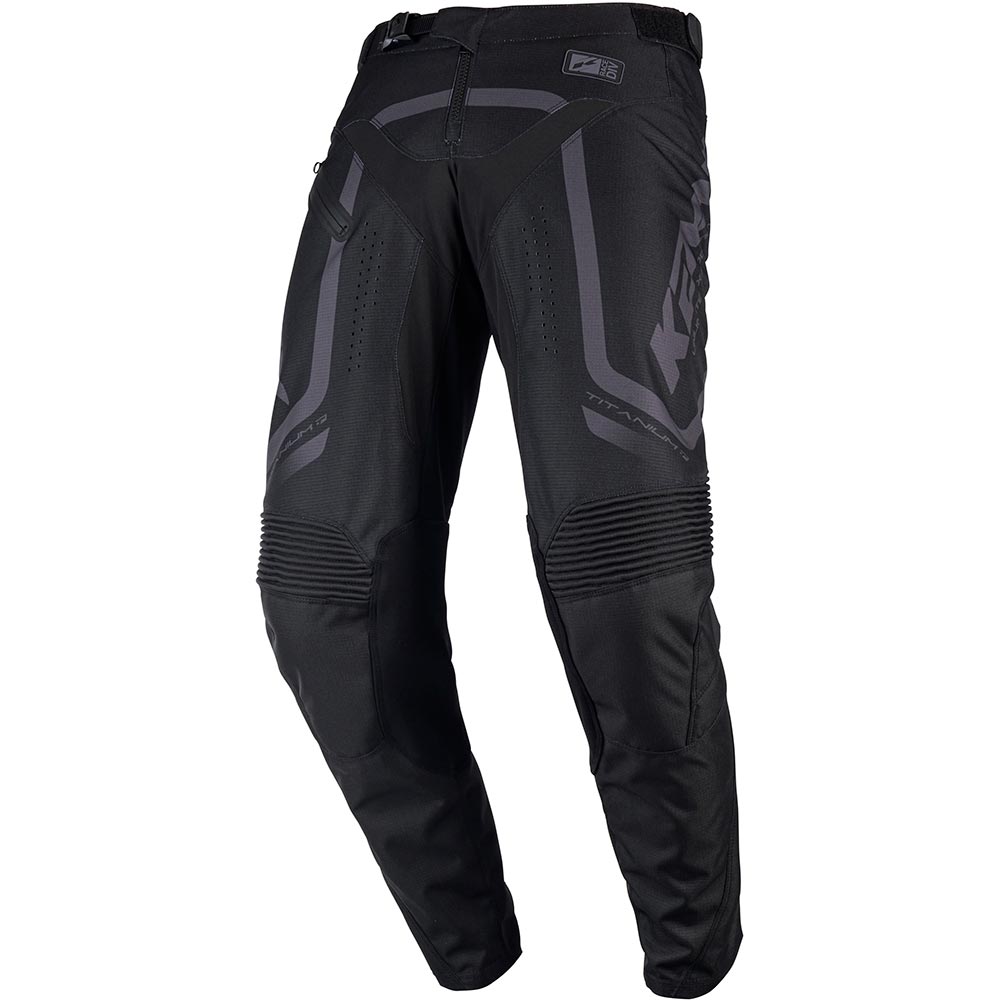 Pantaloni in titanio