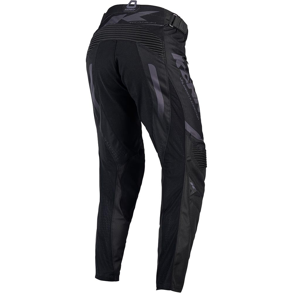 Pantaloni in titanio