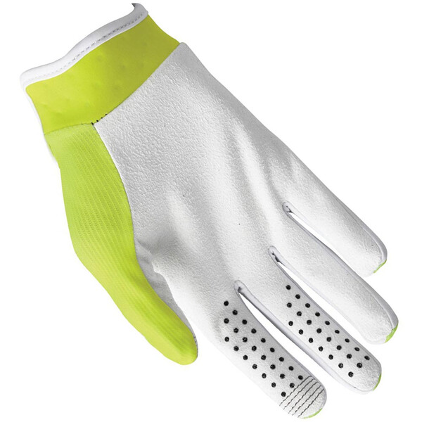 Guanti in modalità di lancio