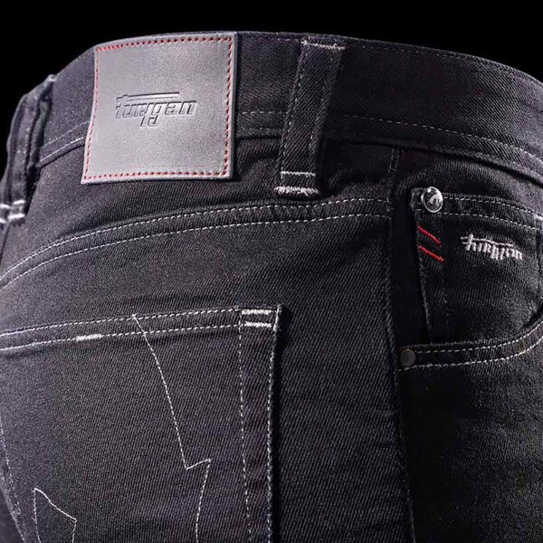 D03 Jeans affusolati L30