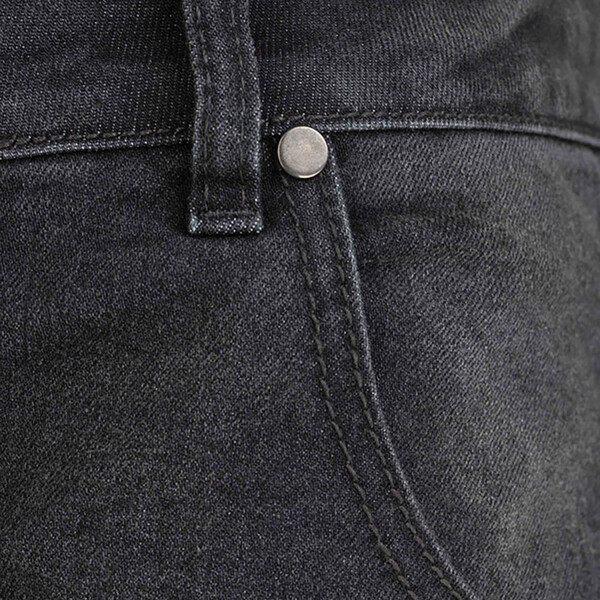 Jeans a benzina - Protezioni sottili