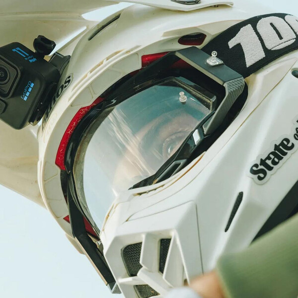 Confezione Hero11 Black Mini Specialty + scheda SD da 64 GOES