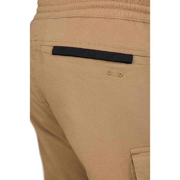 Pantaloni jogger