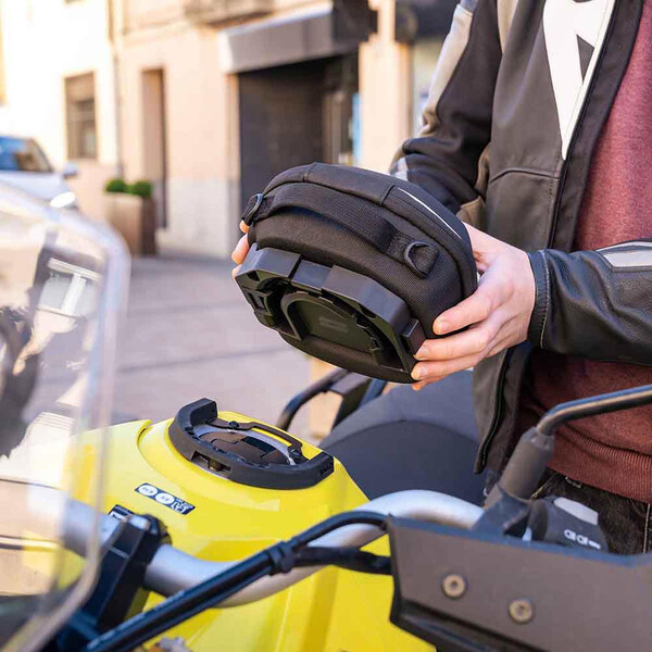 E02C Borsa da serbatoio Click System