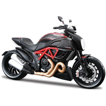 Ducati Diavel Carbon modello 1/12 maisto